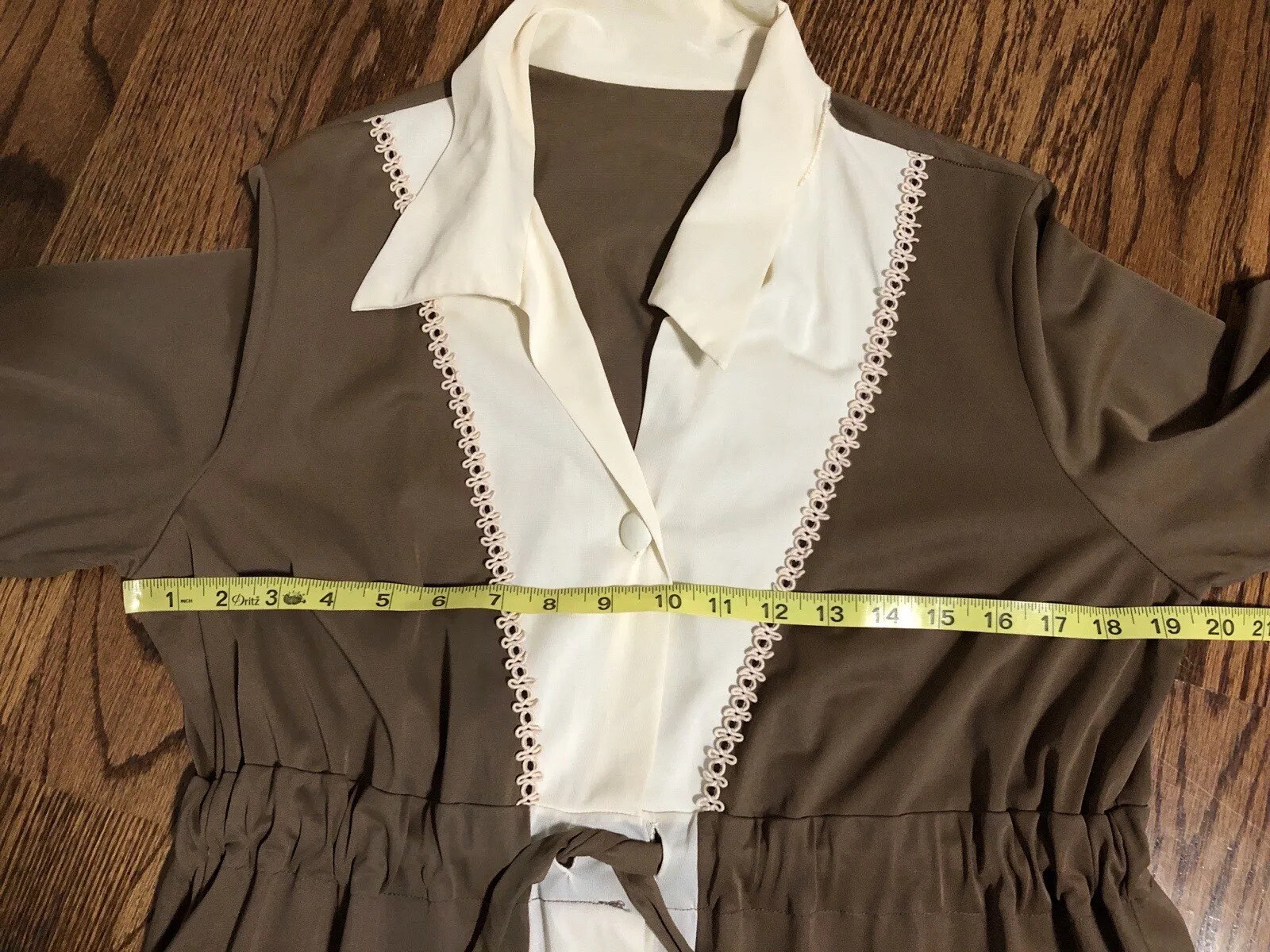 Vintage Nylon Loungewear Robe Brown Cream Nylon 60s 70s Boho Neutrals