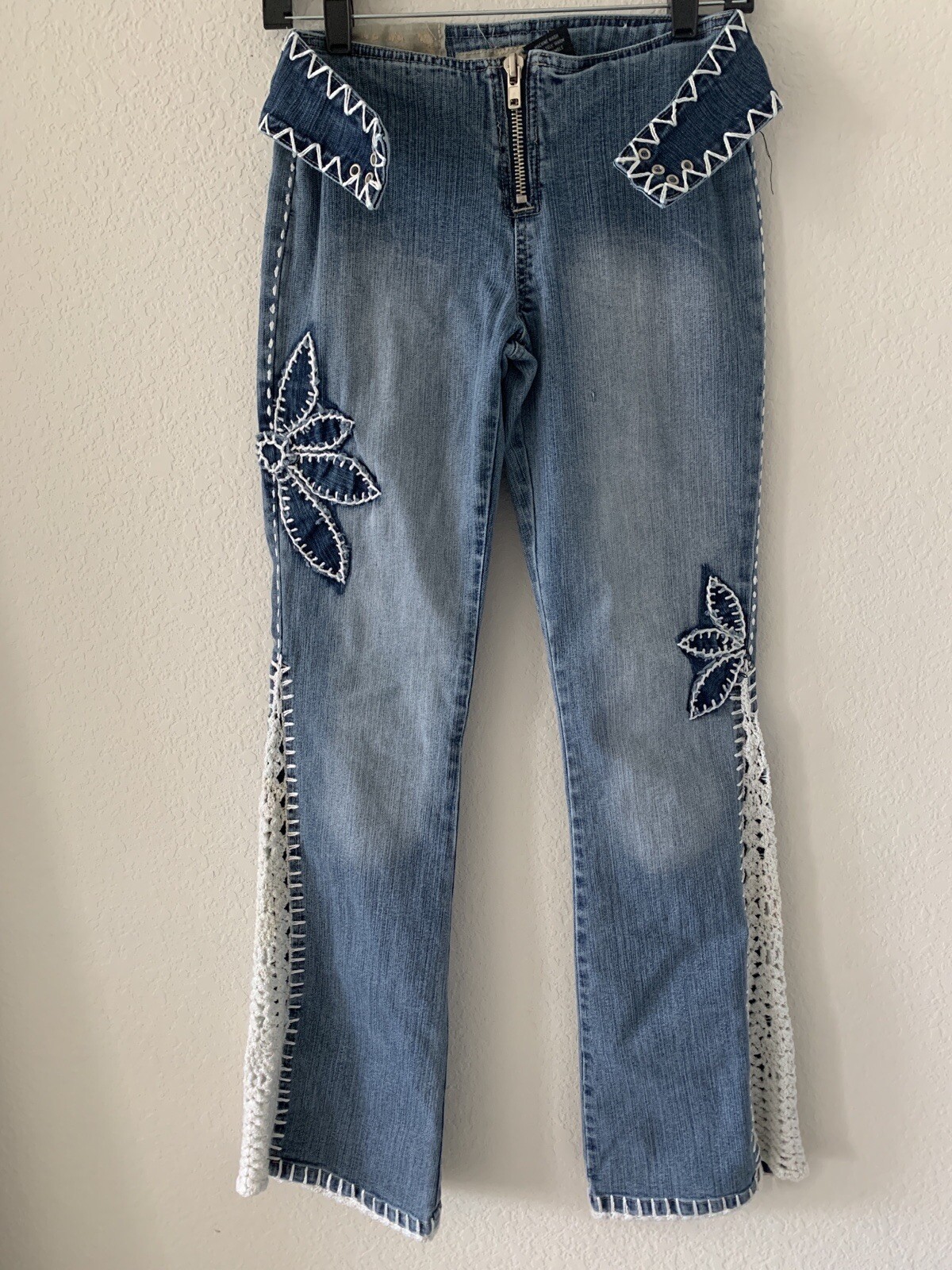 VTG Y2K Crochet leg floral zip waist mid rise flare denim crest jeans size 1/2