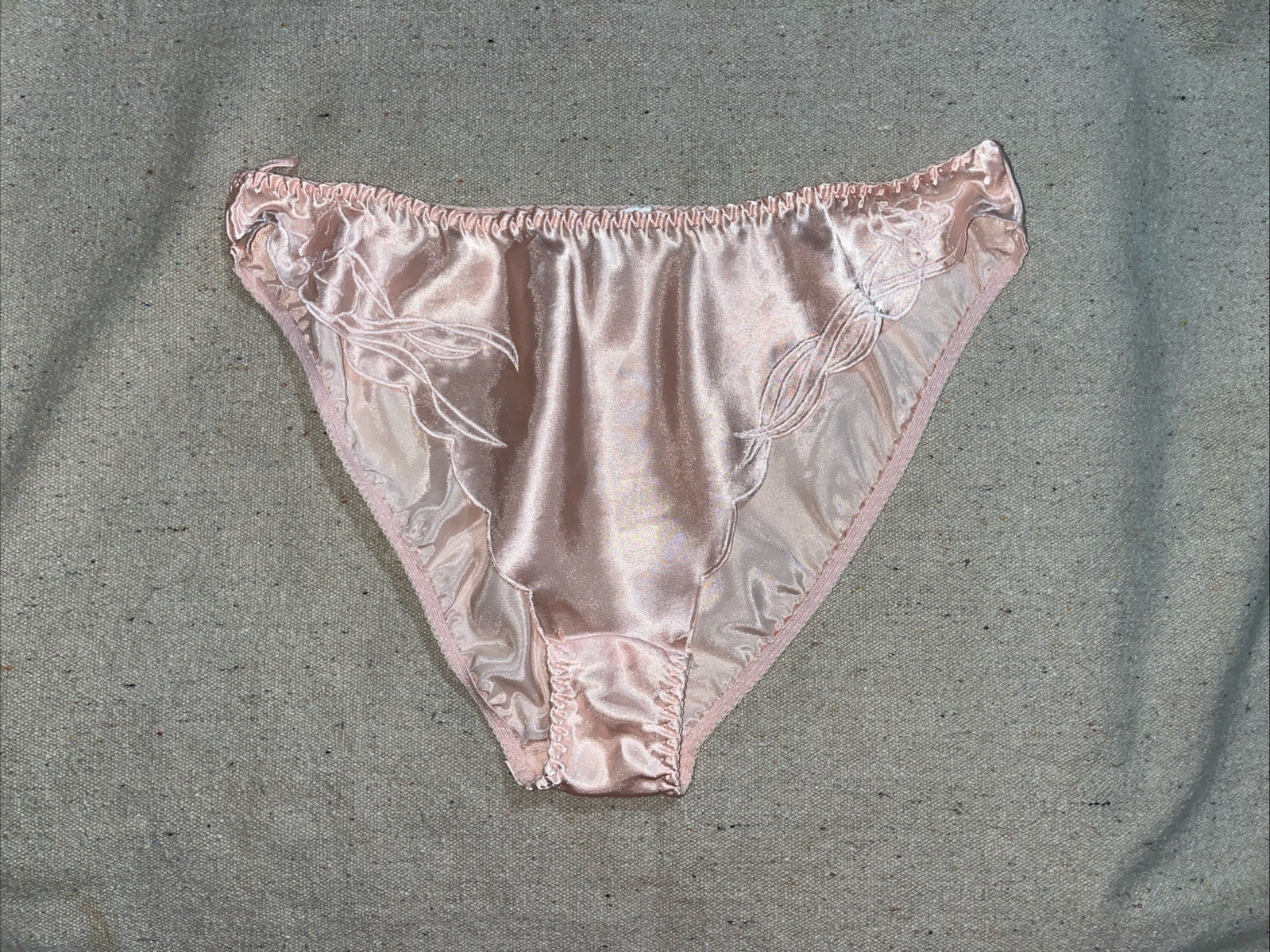Vintage Morgan Taylor 90s Pink Shiny Satin Embroidered Sissy Shiny Panties M