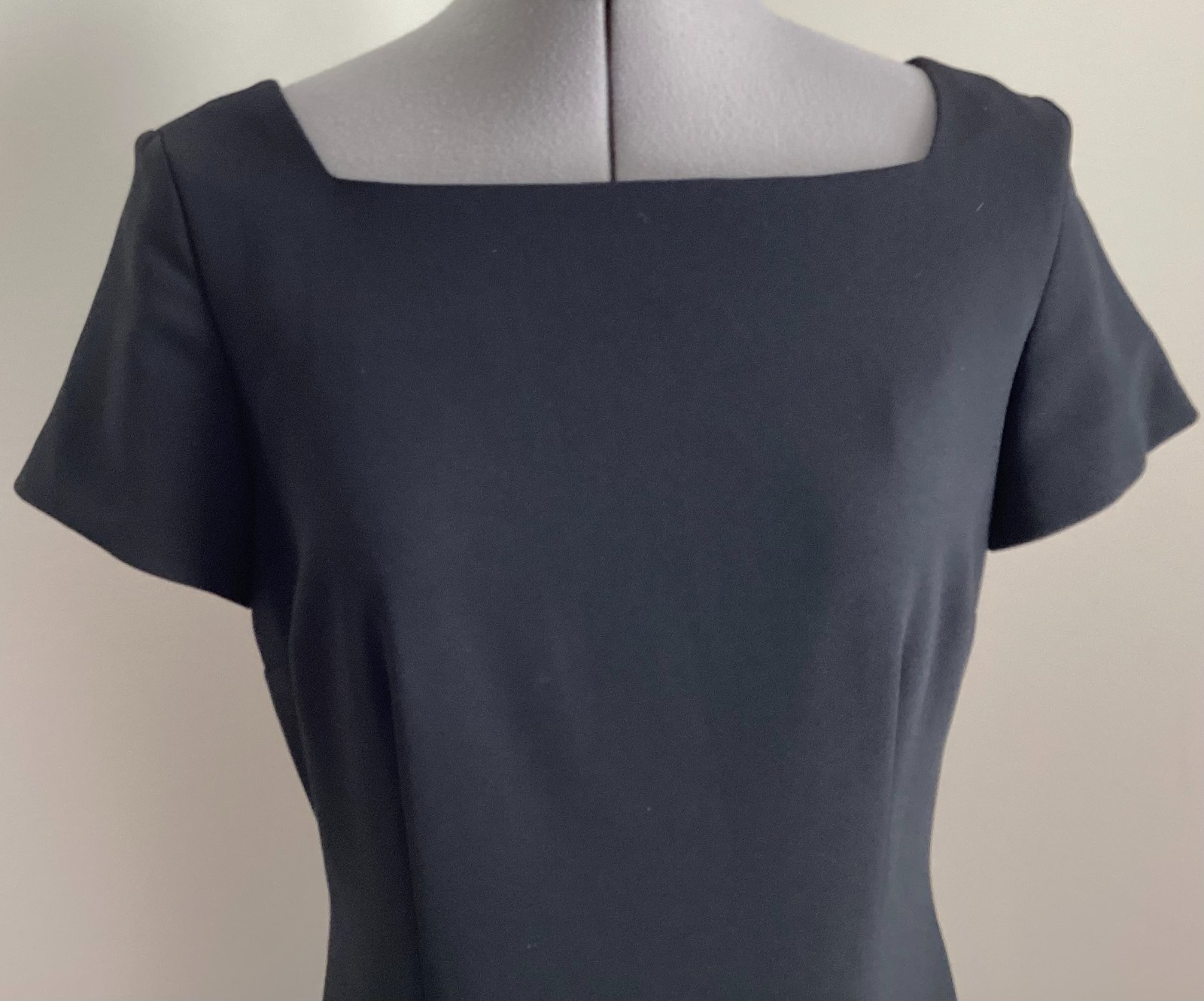 VTG David Warren black 8 sheath dress back zipper square neck line short sleeve