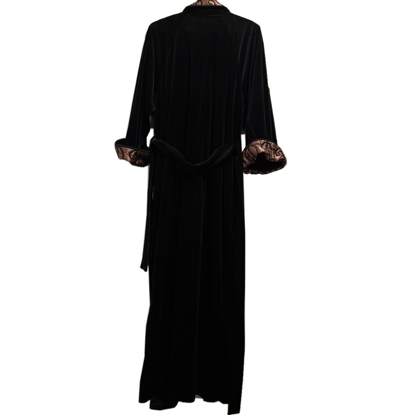 Saks Fifth Avenue Diamond Tea Vintage Black Velour Women’s Embroidered Robe