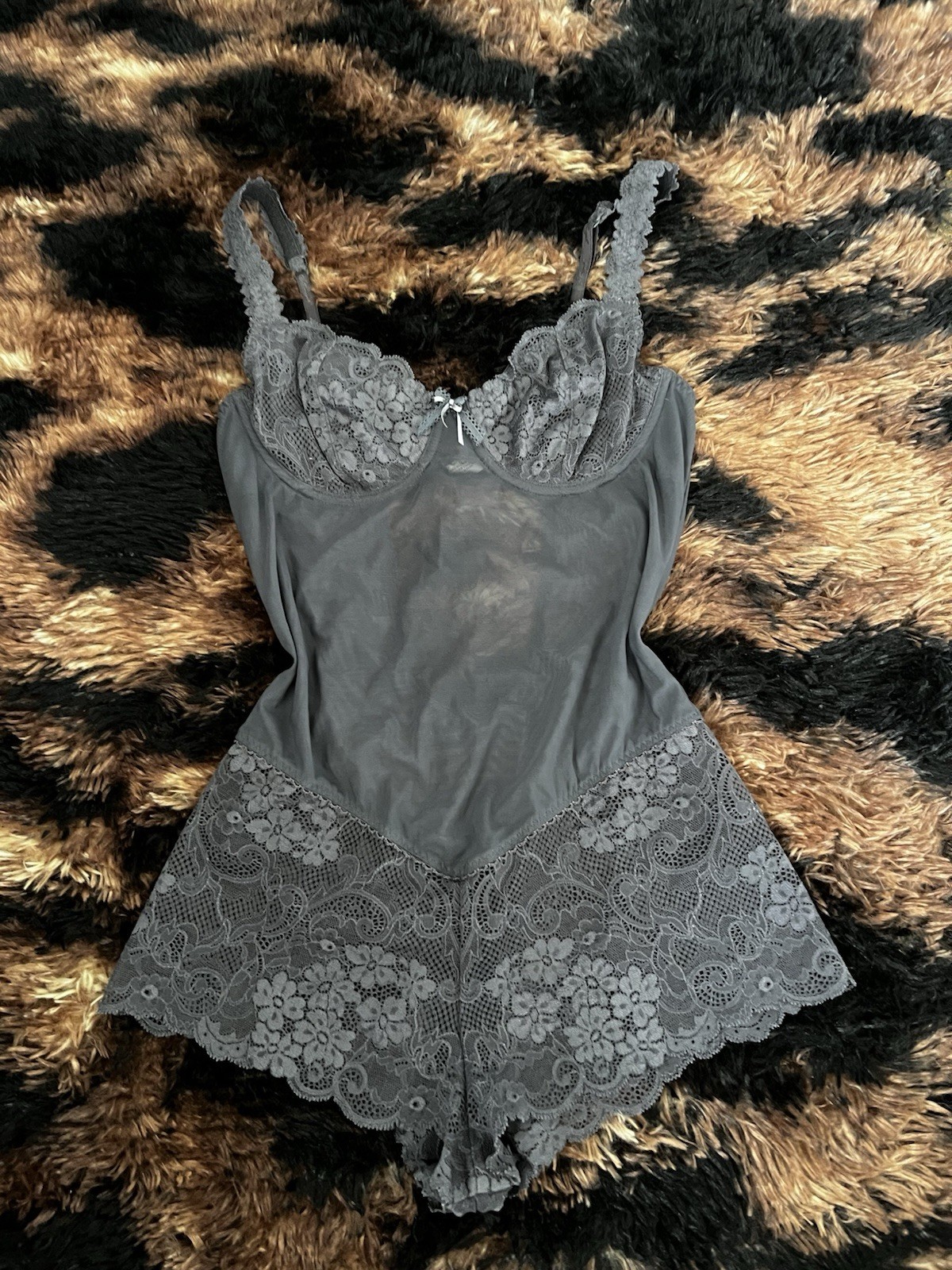 VTG 2008 VICTORIA’S SECRET Angels Gray Lace Teddy Bodysuit Romper Lingerie 36B