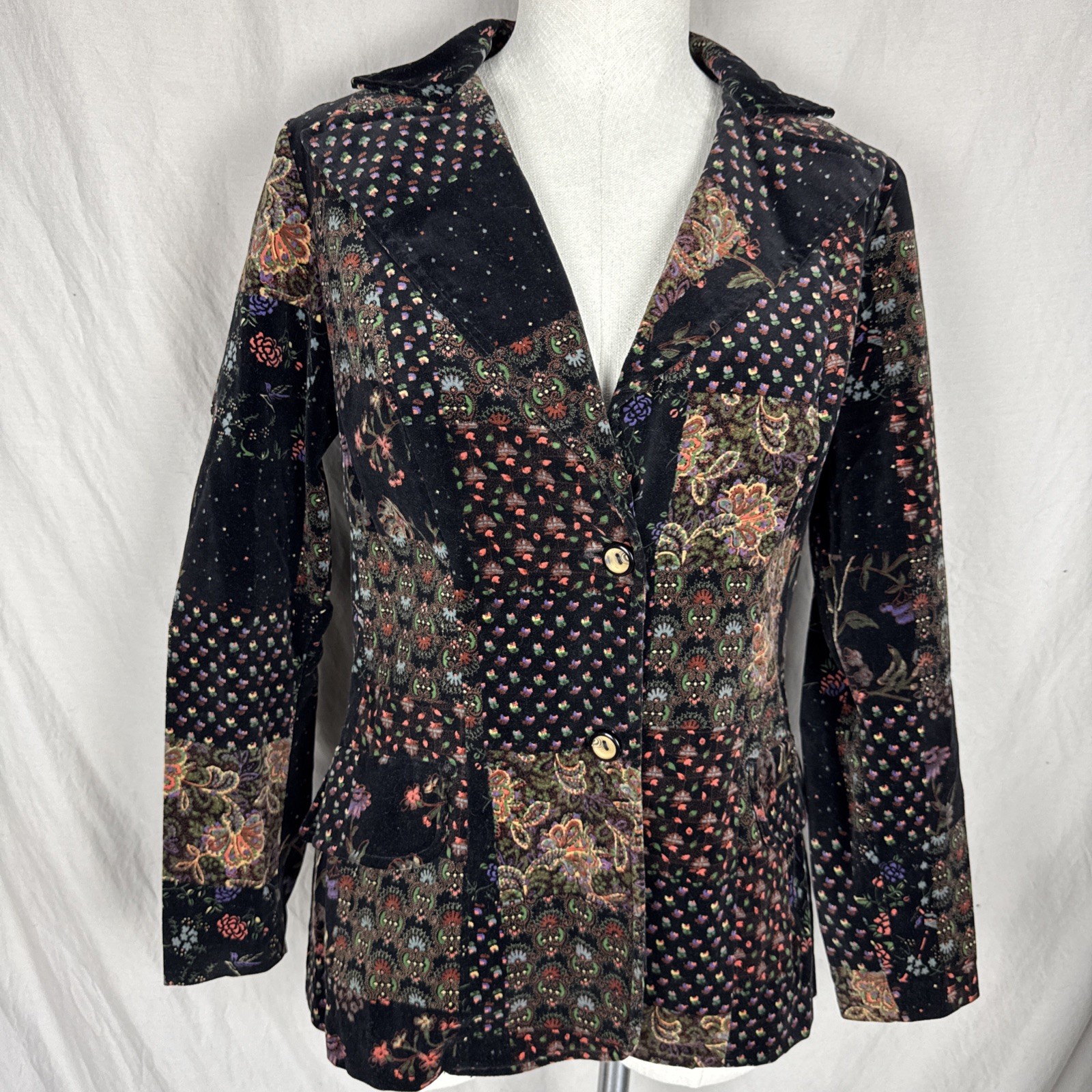 Vintage 1970s Velvet Patchwork Floral Black Blazer Womens XS/S/M *SEE MEAS!