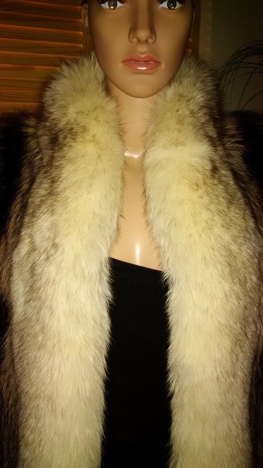 Vintage Med, Raccoon fur w/silver-tipped Fox collar short coat, gorgeous lining