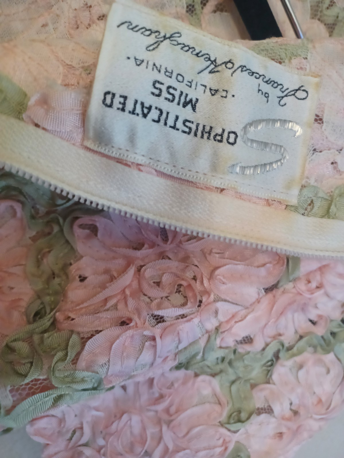 SALE! ​RARE Vintage 50s Frances Henaghan Matching Floral 3D Ribbon Skirt/Top Set
