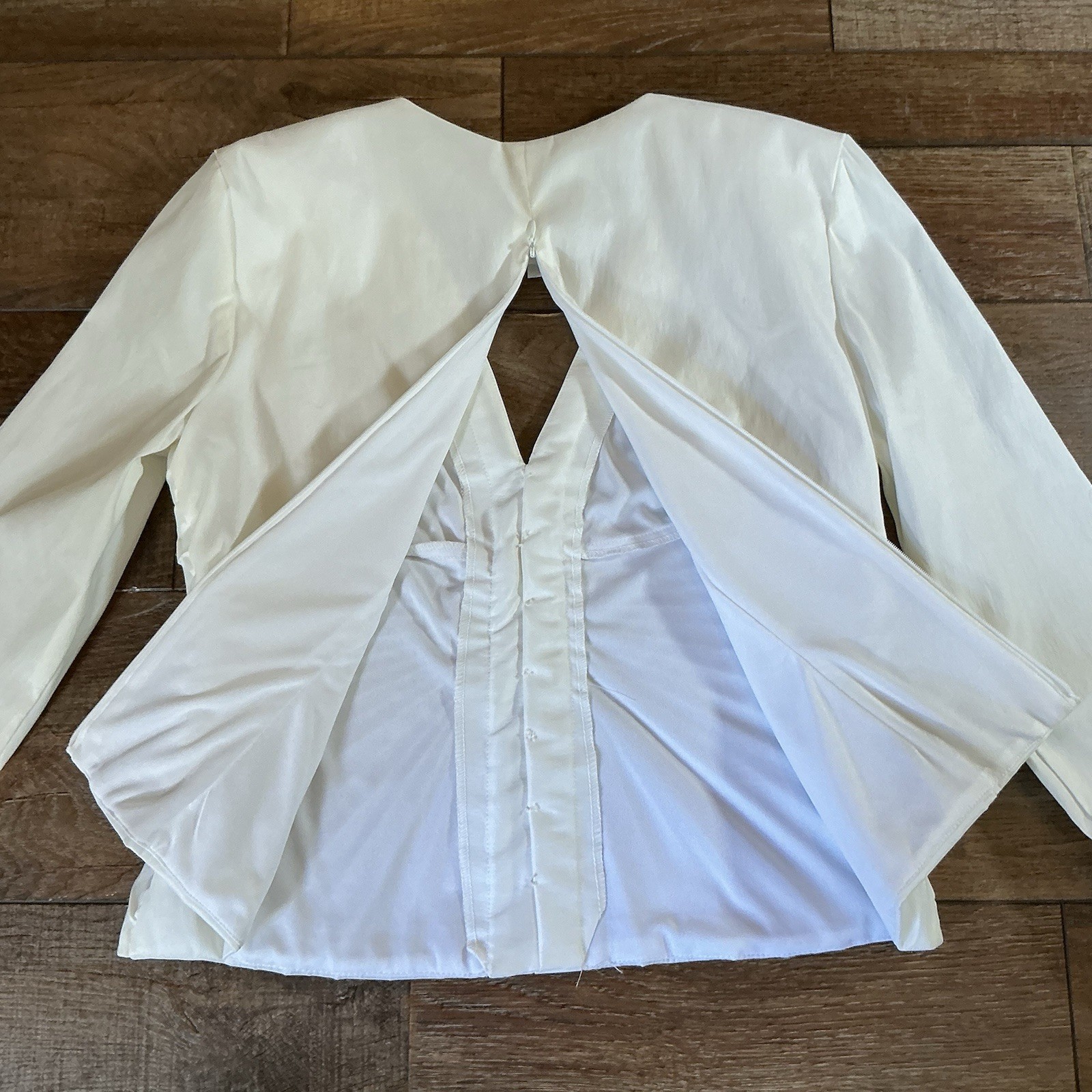 VINTAGE Size 8 – JR Nites Pleated White Blouse Rhinestone Buttons USA Made 34708