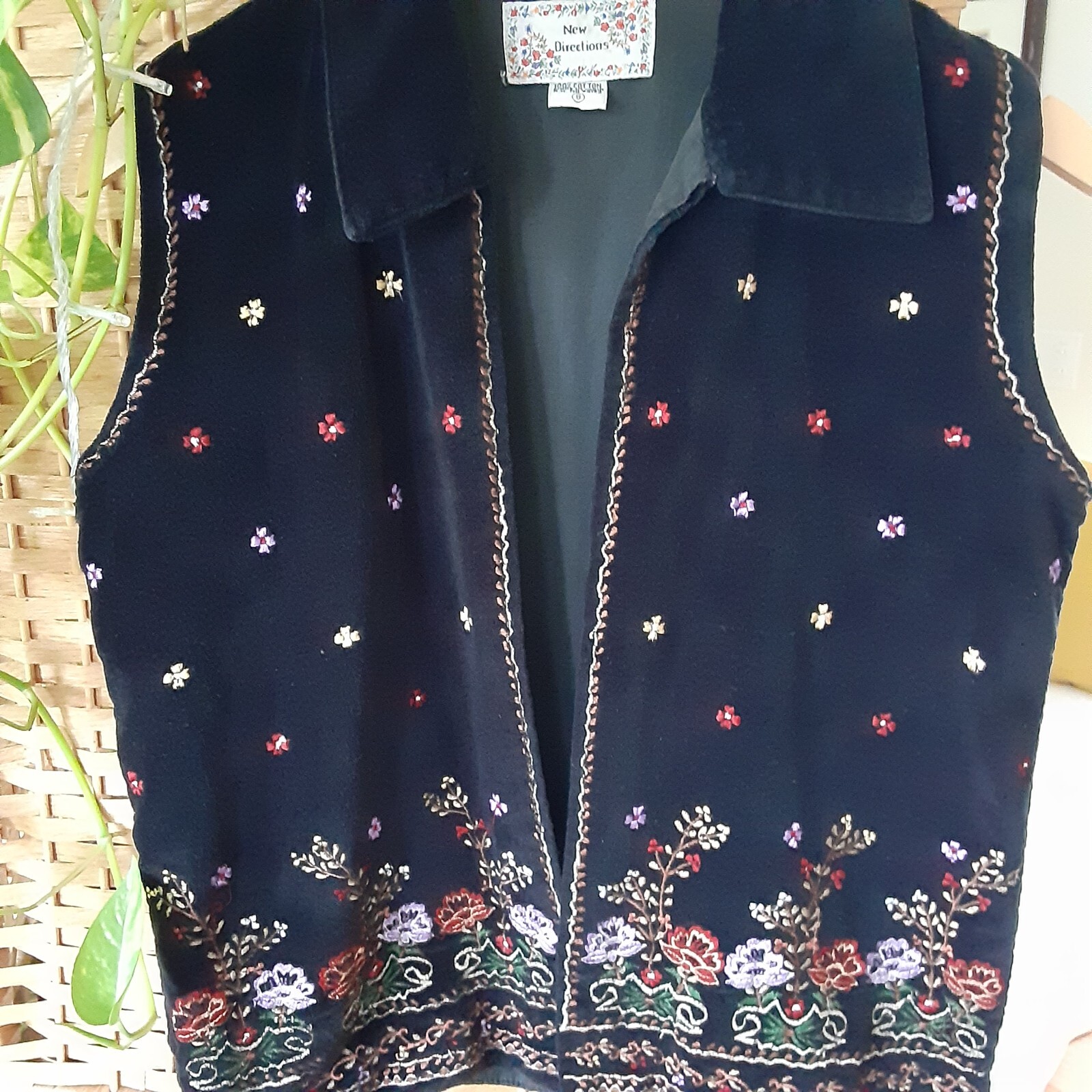Vintage New Directions womens small black velveteen cotton vest with applique.