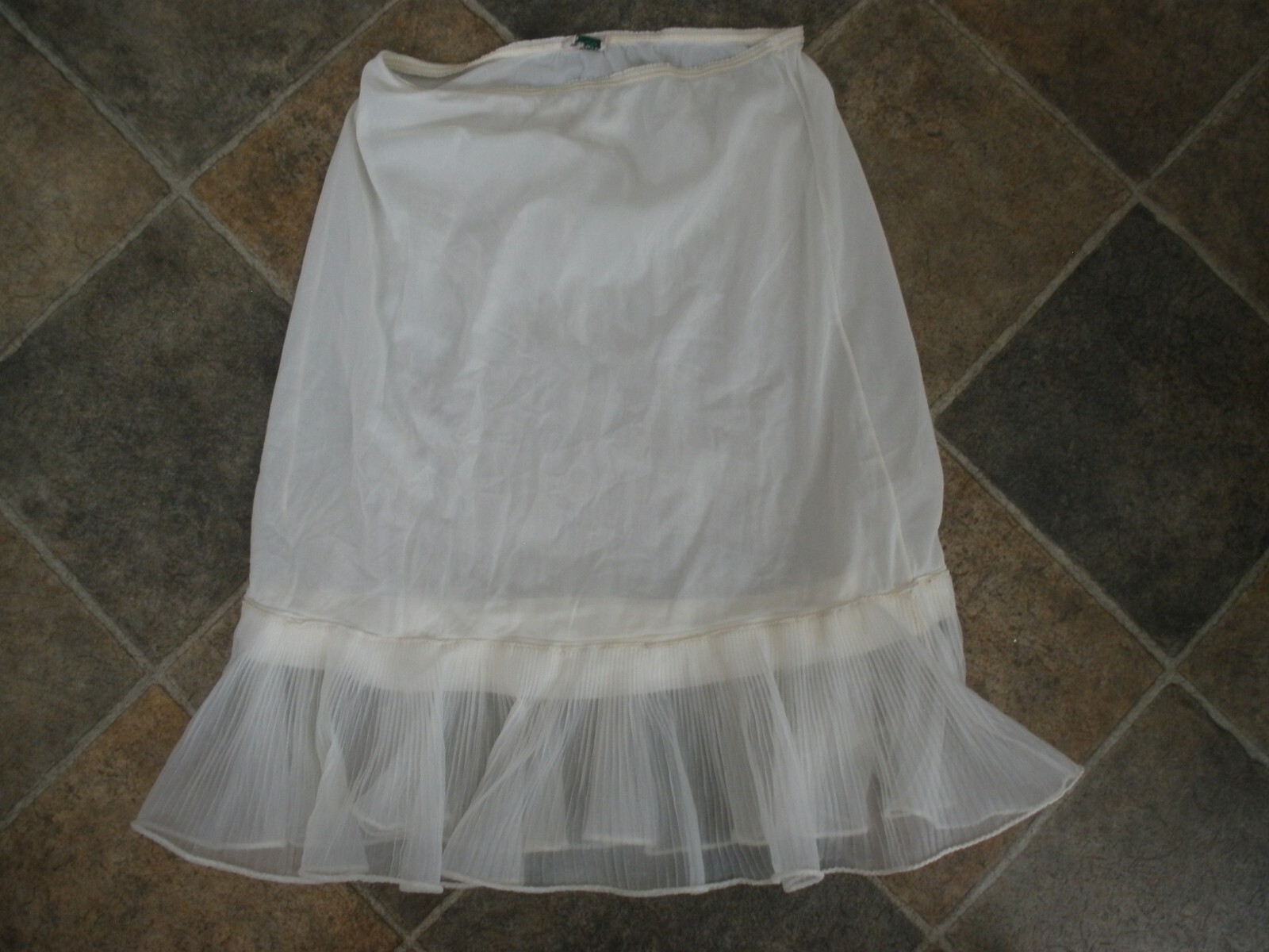 Vintage Amourelle Nylon Off White Half Slip Fancy Bottom Woman’s Small