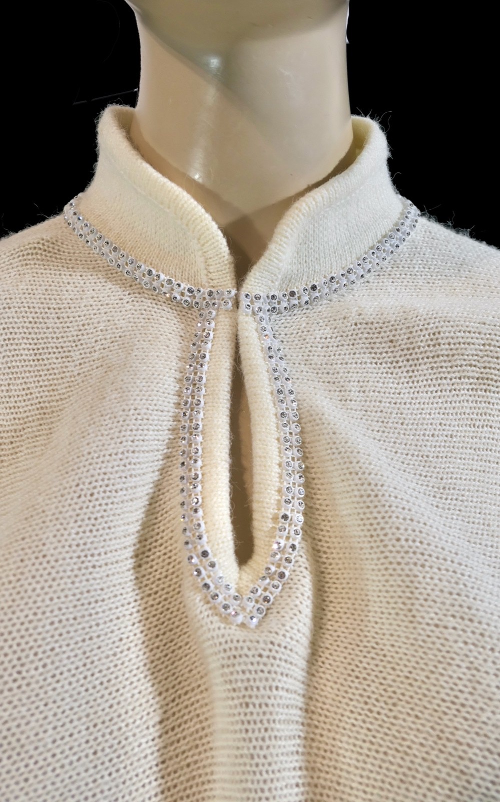 Vintage 70s 80s Rockabilly Rhinestone Creamy White Cropped Dolman Sweater XL