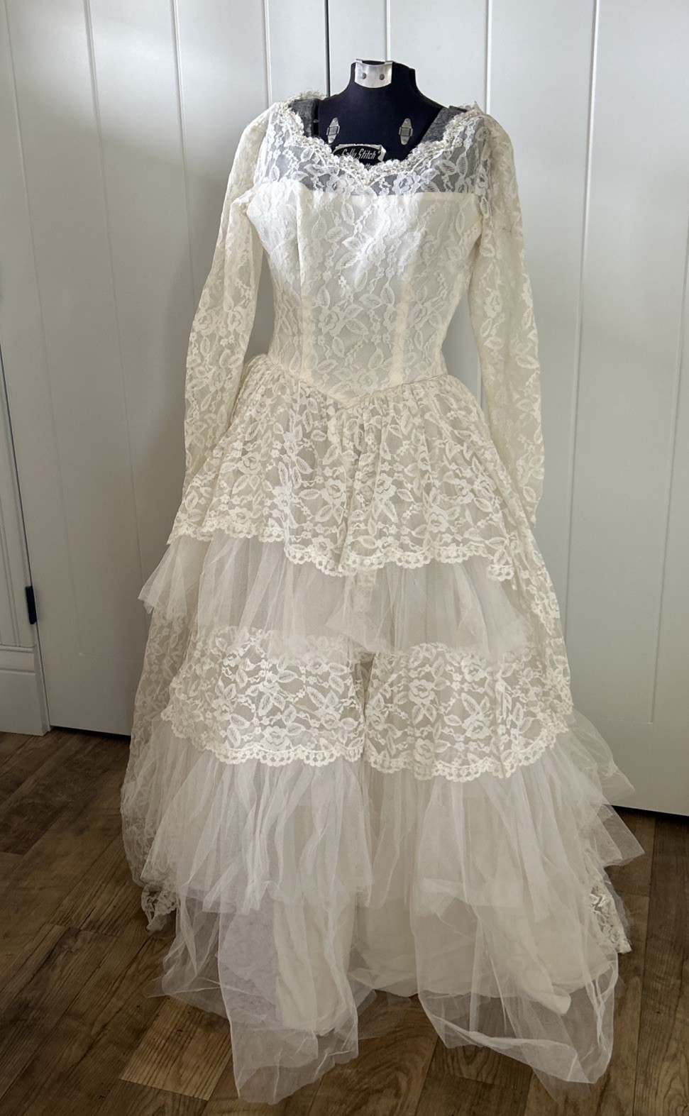 Vintage 1960’s Lace And Tulle Wedding Dress Needs Zipper XS