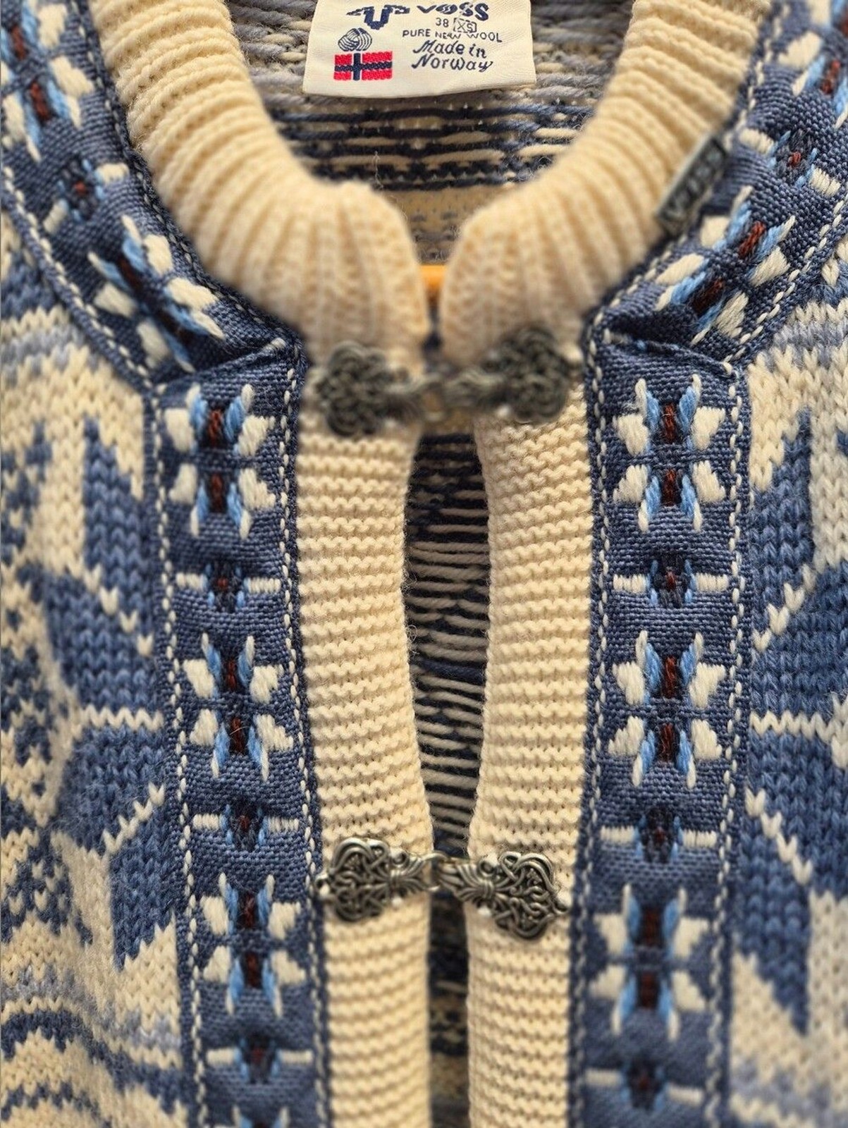 VOSS Norway Wool Cardigan Sweater Women XS 36 Fair Isle Nordic Pewter Clasp Blue