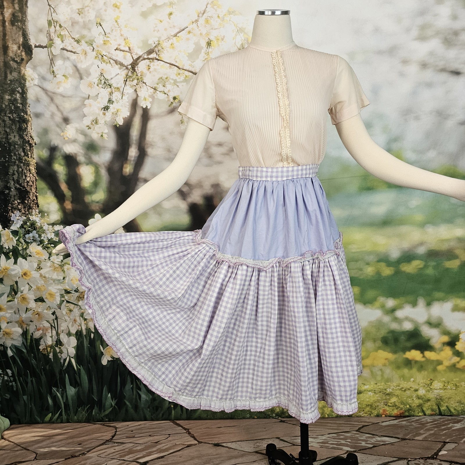 Vintage 1940s 50s Skirt Lilac Purple Gingam Scalloped Lace Ruffle Tiered Picnic