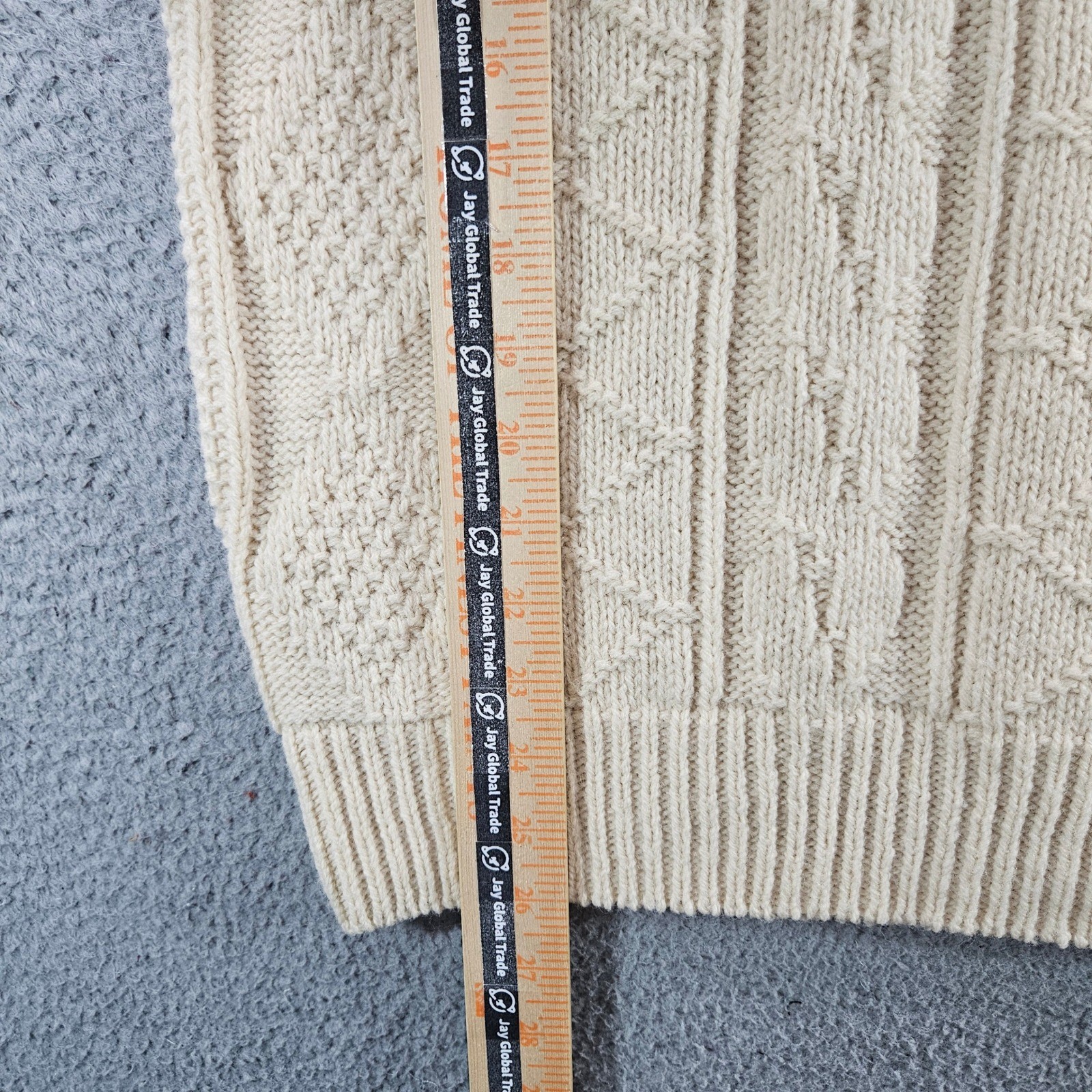 Vintage Lahmar Womens Cream Cable Knit Sweater Size Small Made in USA Ivory