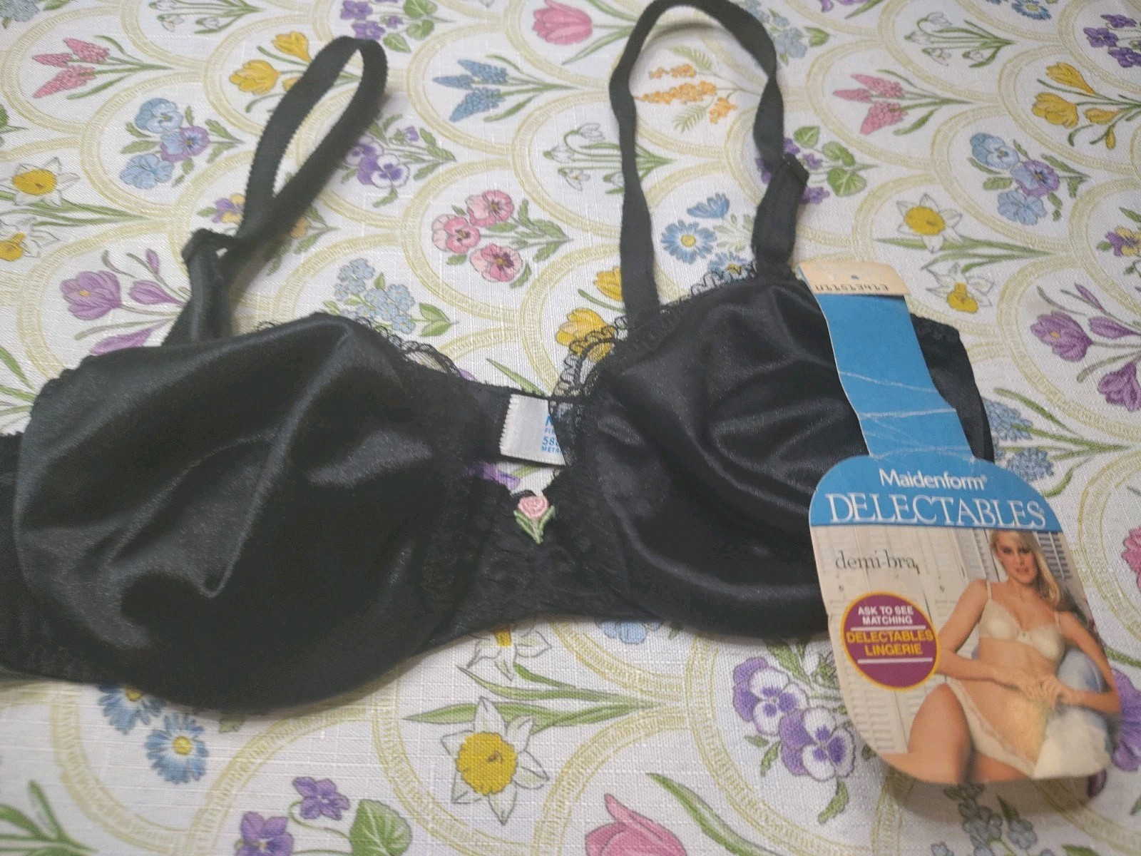 Vintage NWT Maidenform Delectables 5887 Bra – 32B BLACK Made In USA