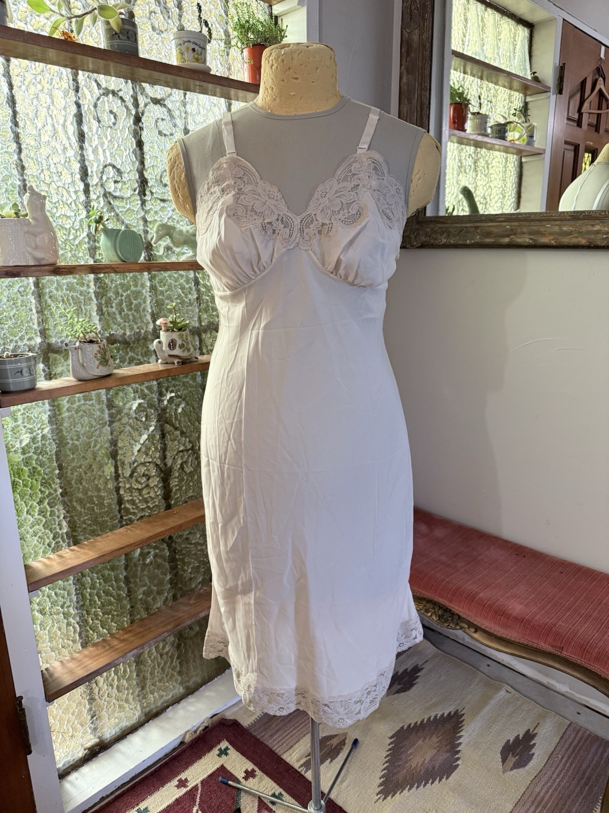 Vintage Lady Lynne Slip Dress Ivory Lace Lingerie Women’s 38 Rayon Nylon