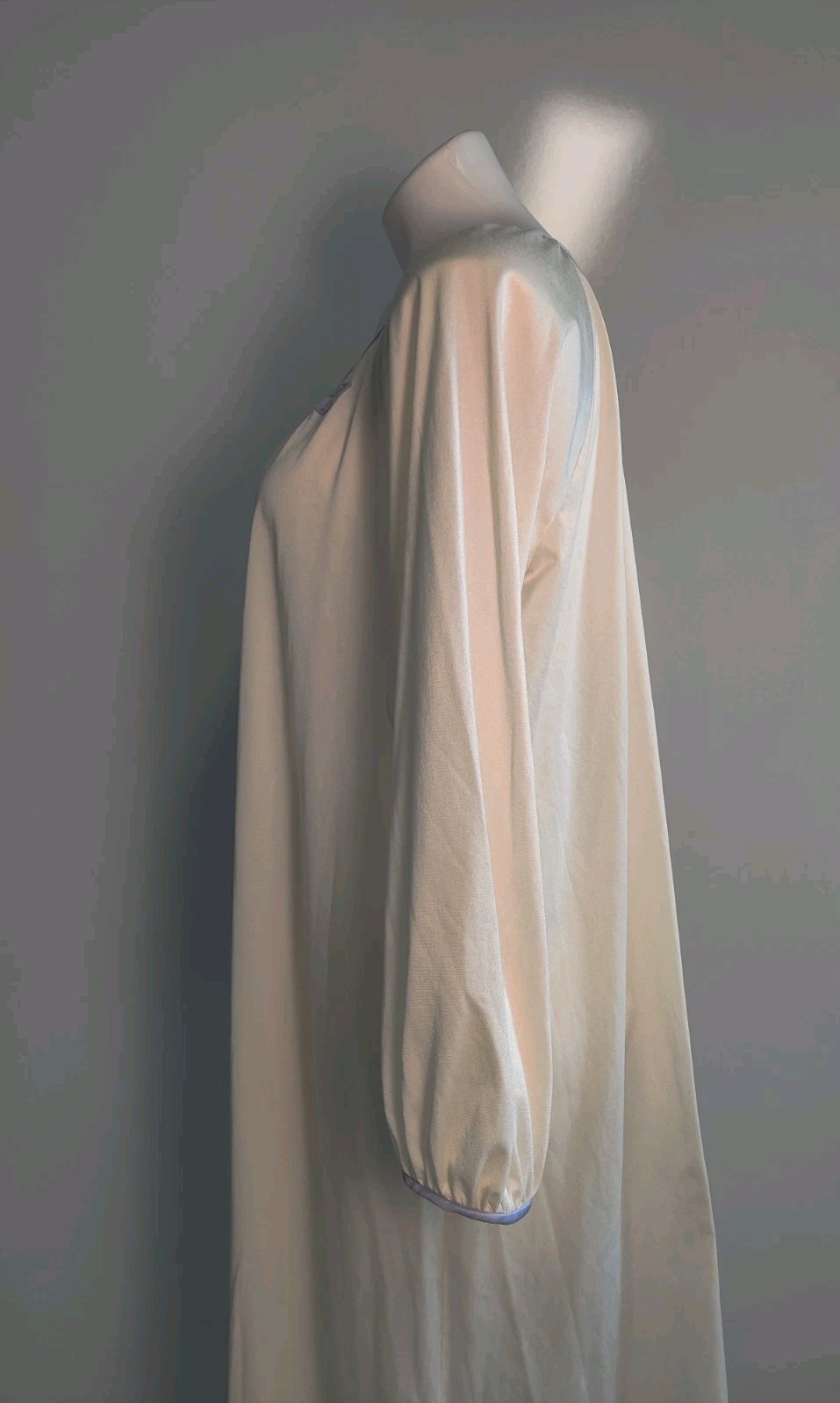 Vintage 1980’s Vanity Fair Nightgown Full Length Nightgown Med Art Deco *Read