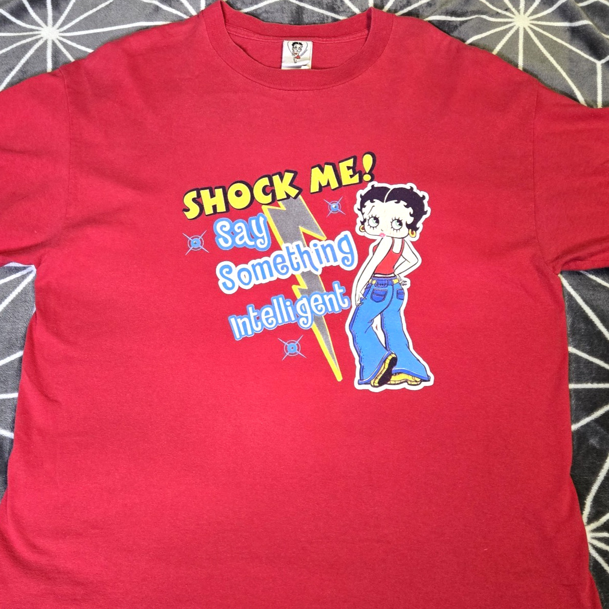 2005 Betty Boop Shock Me Red T-Shirt L Vintage Y2K Graphic Tee Sassy Streetwear