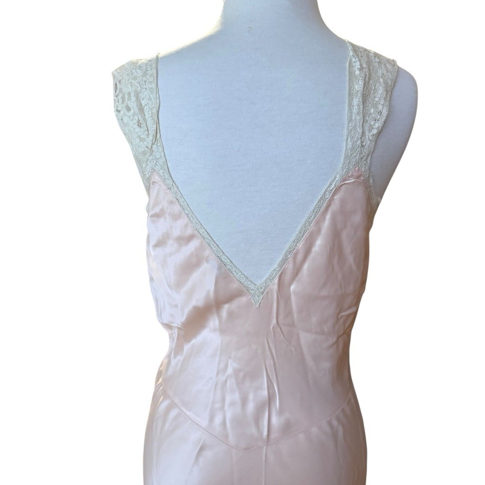 Mondaine 1930s Vintage Lace Silky Nightgown Size 36