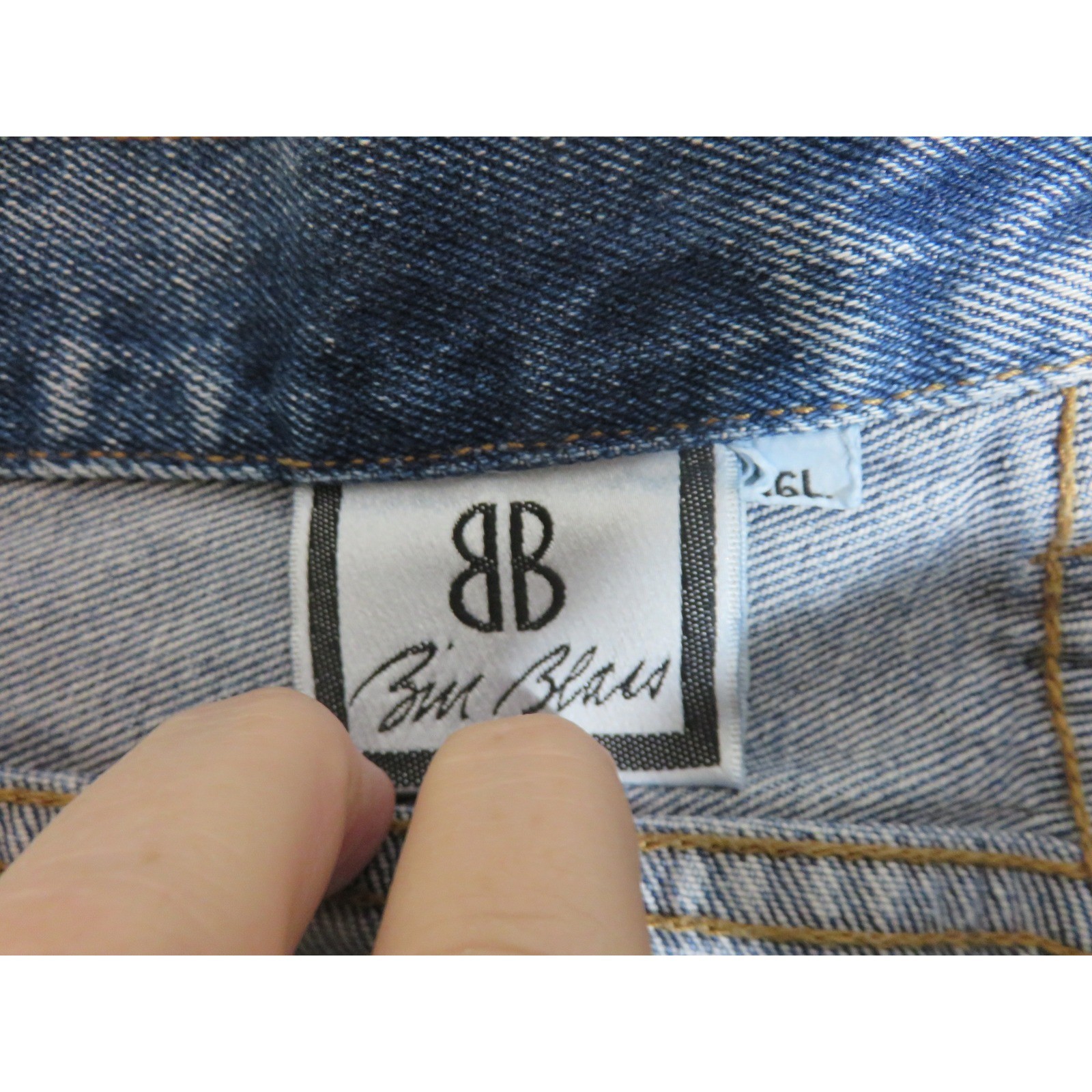 Bill Blass Vintage 90s High Waisted Pleated Mom Jeans Light Wash Blue Size 16L