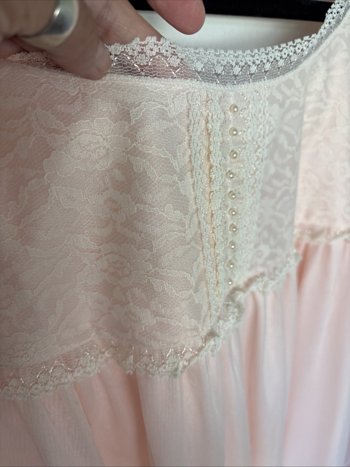 Vtg Pink Blush Evening Gown Lingerie Bridal Boutique Ivory rose Lace Detail