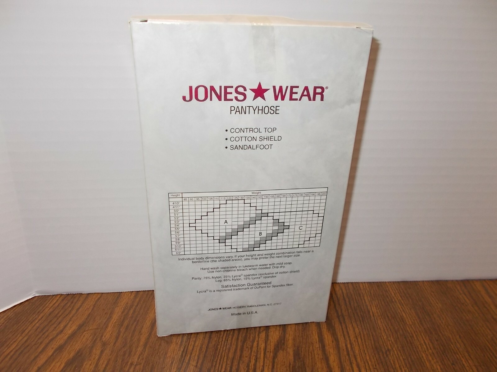 Jones Wear Pantyhose 3 Pair Control Top Lycra Sheer SUNTAN Size B NEW SEALED