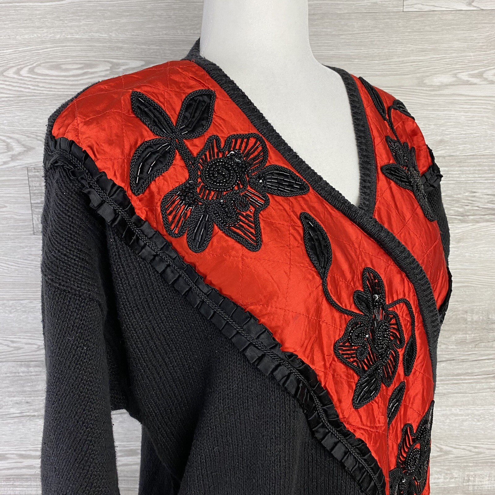 VTG 80s Bonnie and Bill by Holly Pullover Sweater Size M Black Red Beaded Floral