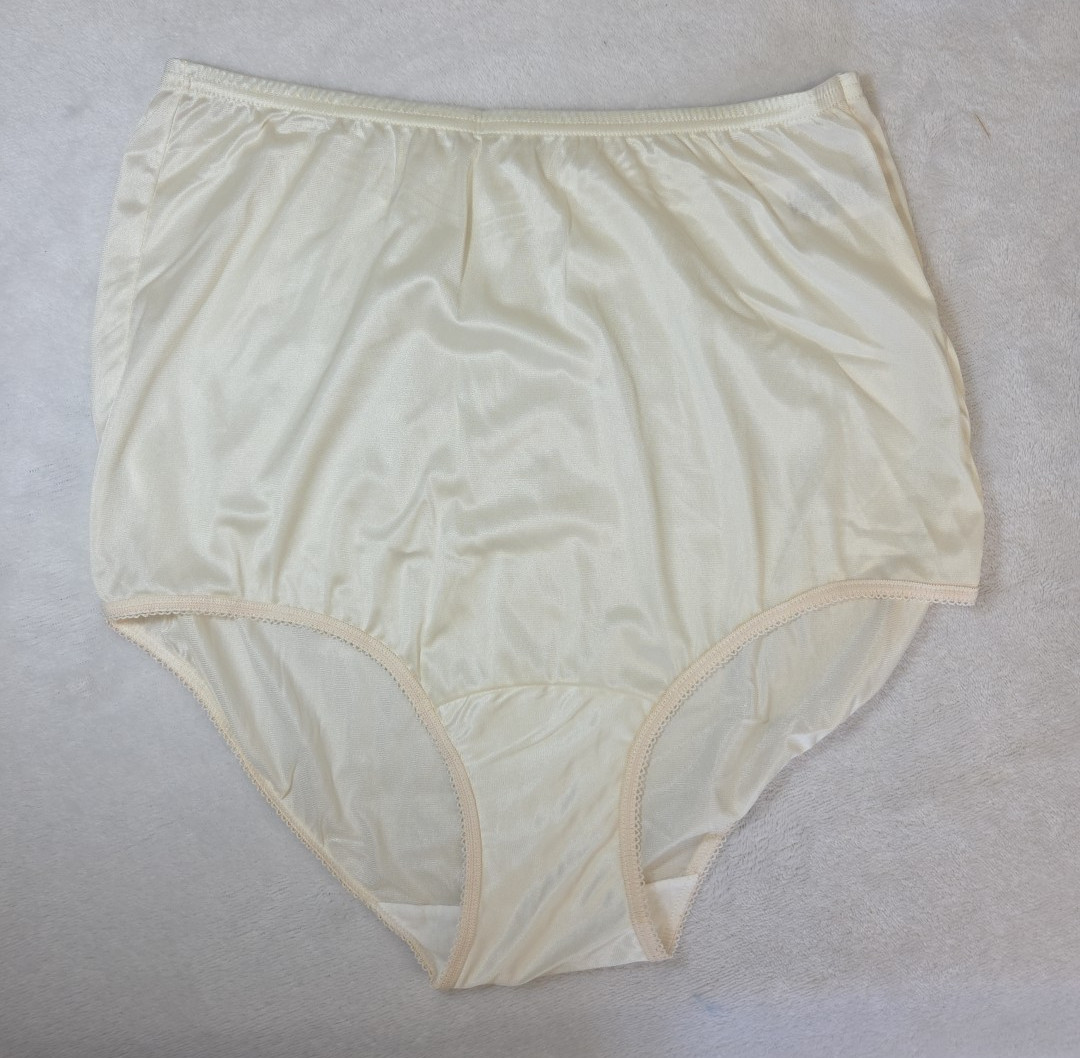 VTG Vanity Fair Panties 6 Side Tag Nylon USA Semi Sheer 9-15-713