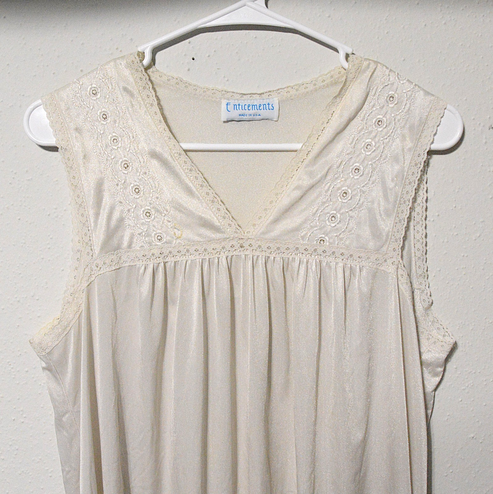 Dainty White Vintage Slip Dress with Lace size Medium 1970’s Retro Silky Dress