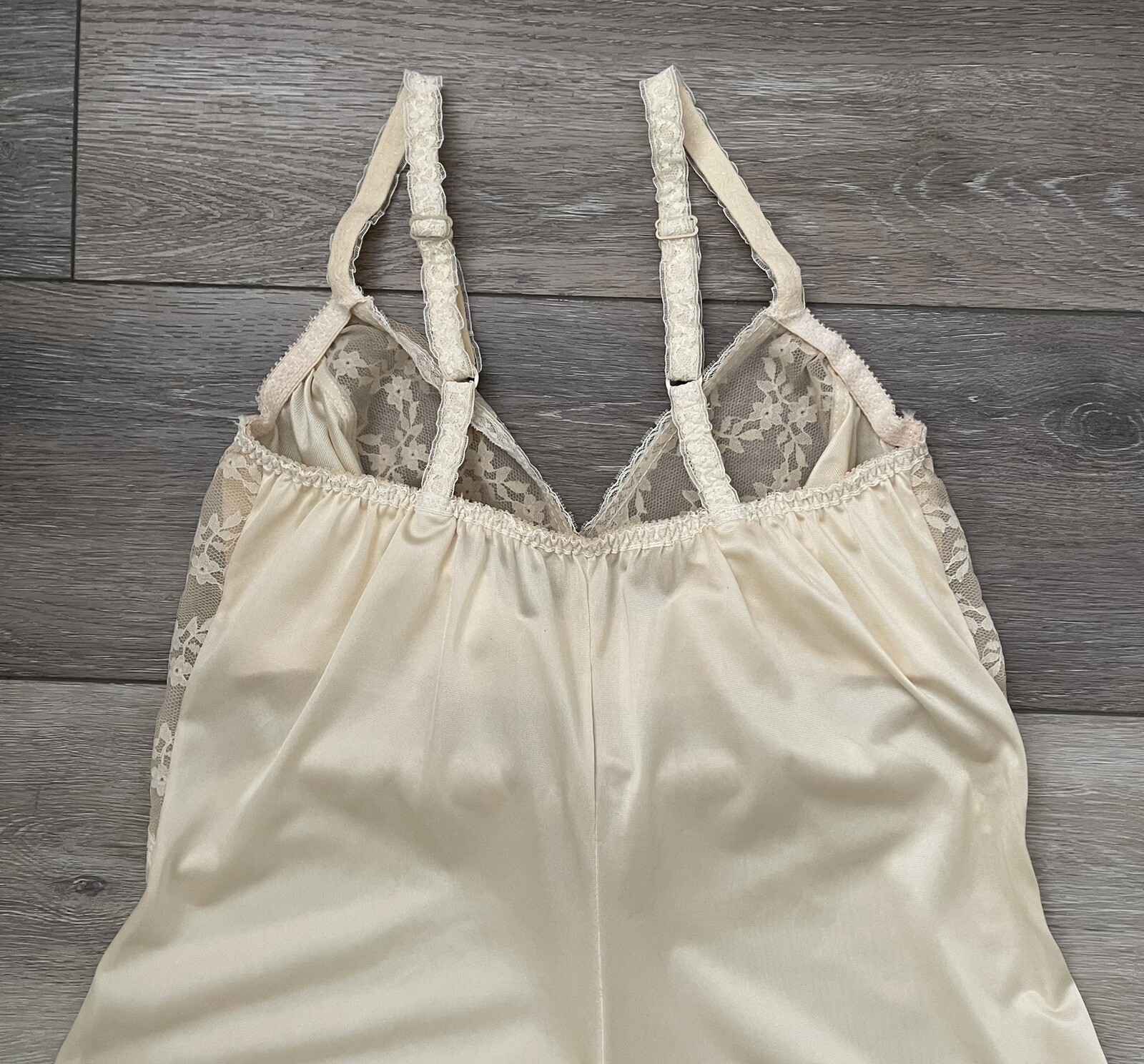 Vtg YOUNG SMOOTHIE Ivory Satin Nylon Lace Underwire Body Suit Teddy Shaper 36D