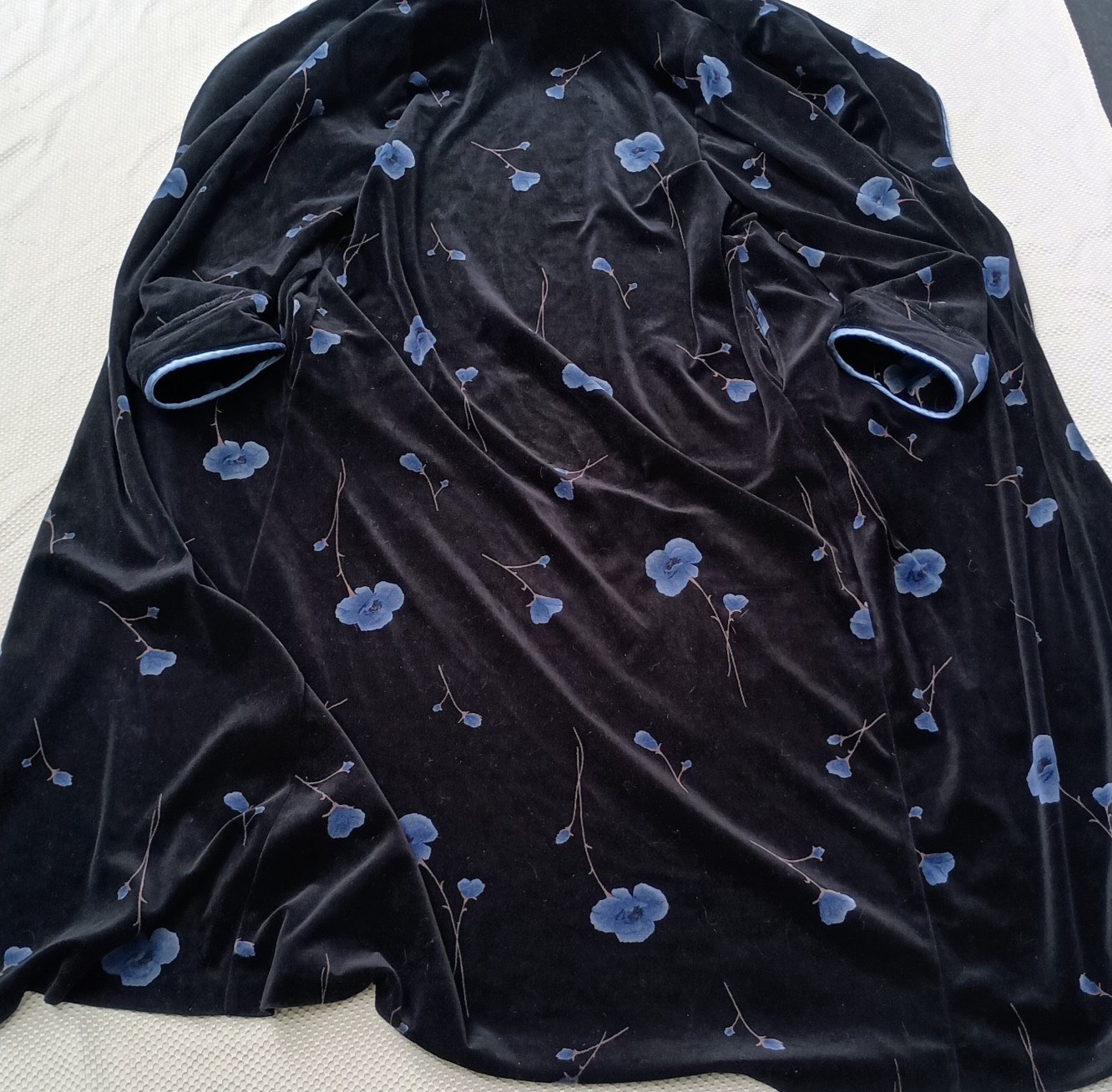 VTG 1990s Black Velvet X/S Night Gown Robe Blue Flowers Diamond Tea Union Made