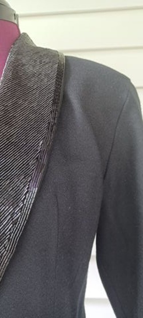 Vintage Eleanor P Brenner Black Beaded Collar Size 4 Wool 2 Pc Jacket Skirt Suit