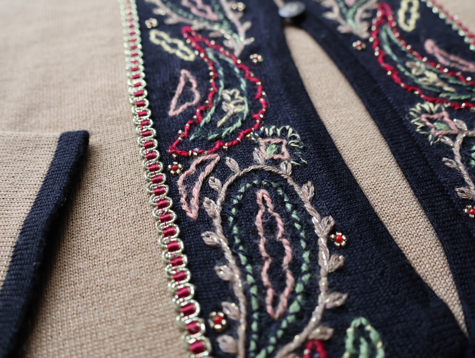 Vintage Koret Paisley Embroidered Beaded Cardigan Boho Tan Black Womens 1X