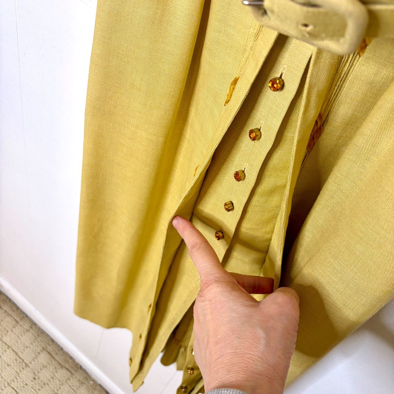 Vintage 1950s/60s Carlye Yellow Linen Dress Rhinestone Buttons Velvet Leaf Sz S