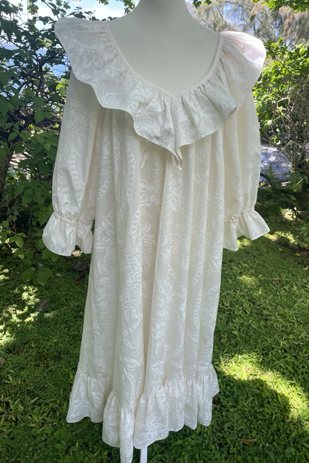 Vintage Liberty House Almost Paradis Cream/Ivory V-Neck Dress Muu Muu Size M