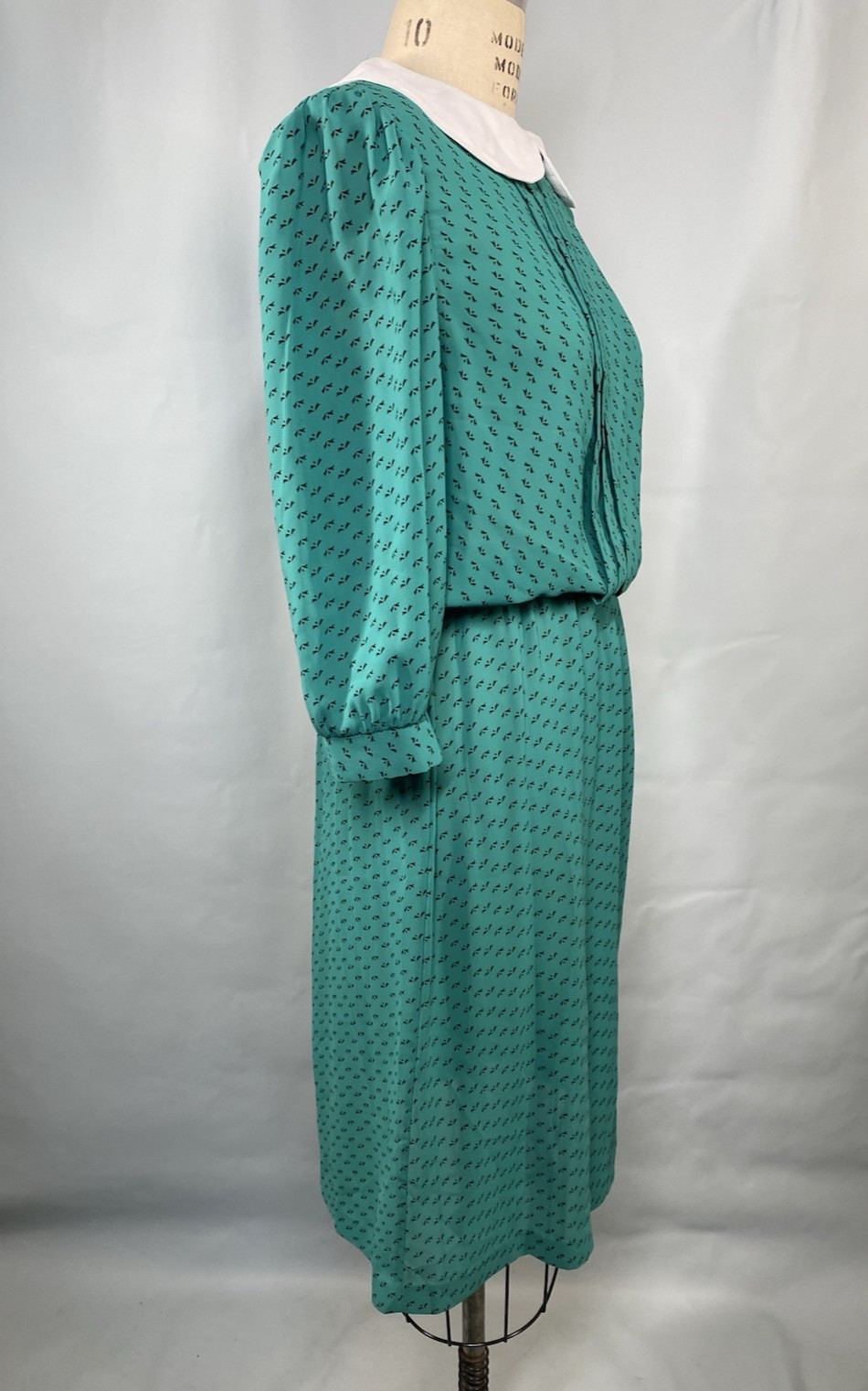 Vintage Dress SIZE MEDIUM green Peter Pan collar ALEXIS FASHIONS 80s 70s modest