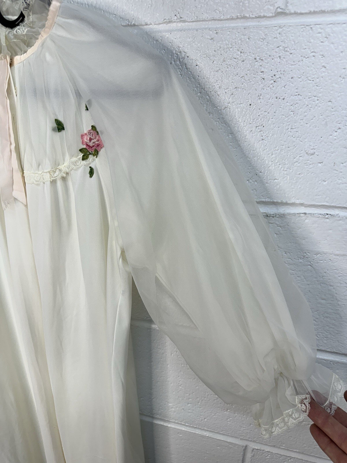 VTG 1960s Sheer Nylon Peignoir Robe Topper Ivory Pink Rose Embroidered Lace Trim