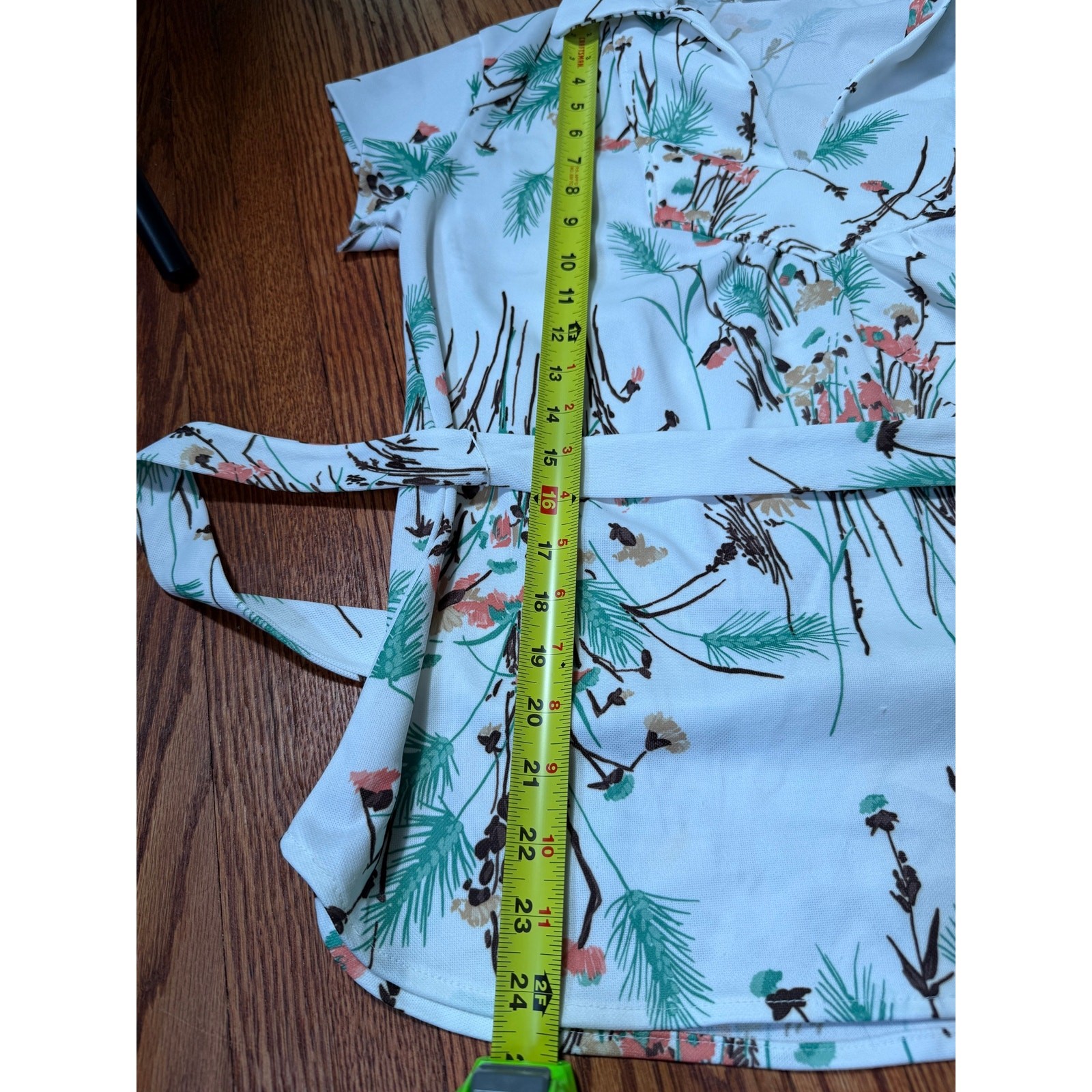 VTG 70s Smartique Floral Top 38 Groovy Psychedelic Mod Disco Dagger Collar