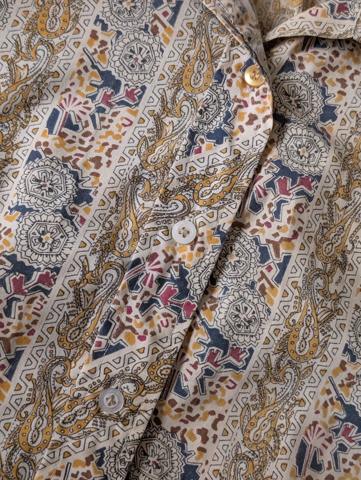 Vintage 70s Women’s Perma Press Cotton Blend Abstract Paisley Button Up Size 42