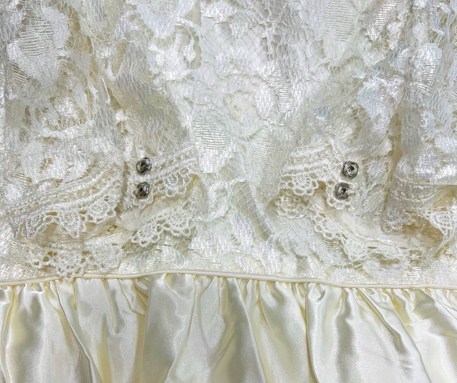 Vintage ELLEN HART Dress 6P Ivory Lace Drop Waist Satin Ruffle Large Bow Cottage