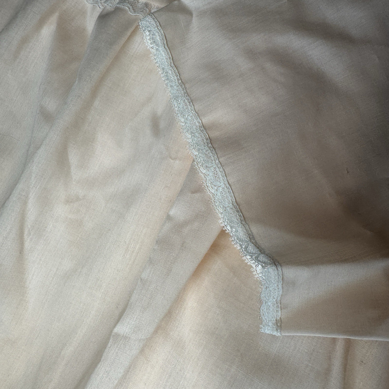 Vintage PinkNightgown Beall’s Embroidered Rosebuds Lace Trim Made USA Sz Large