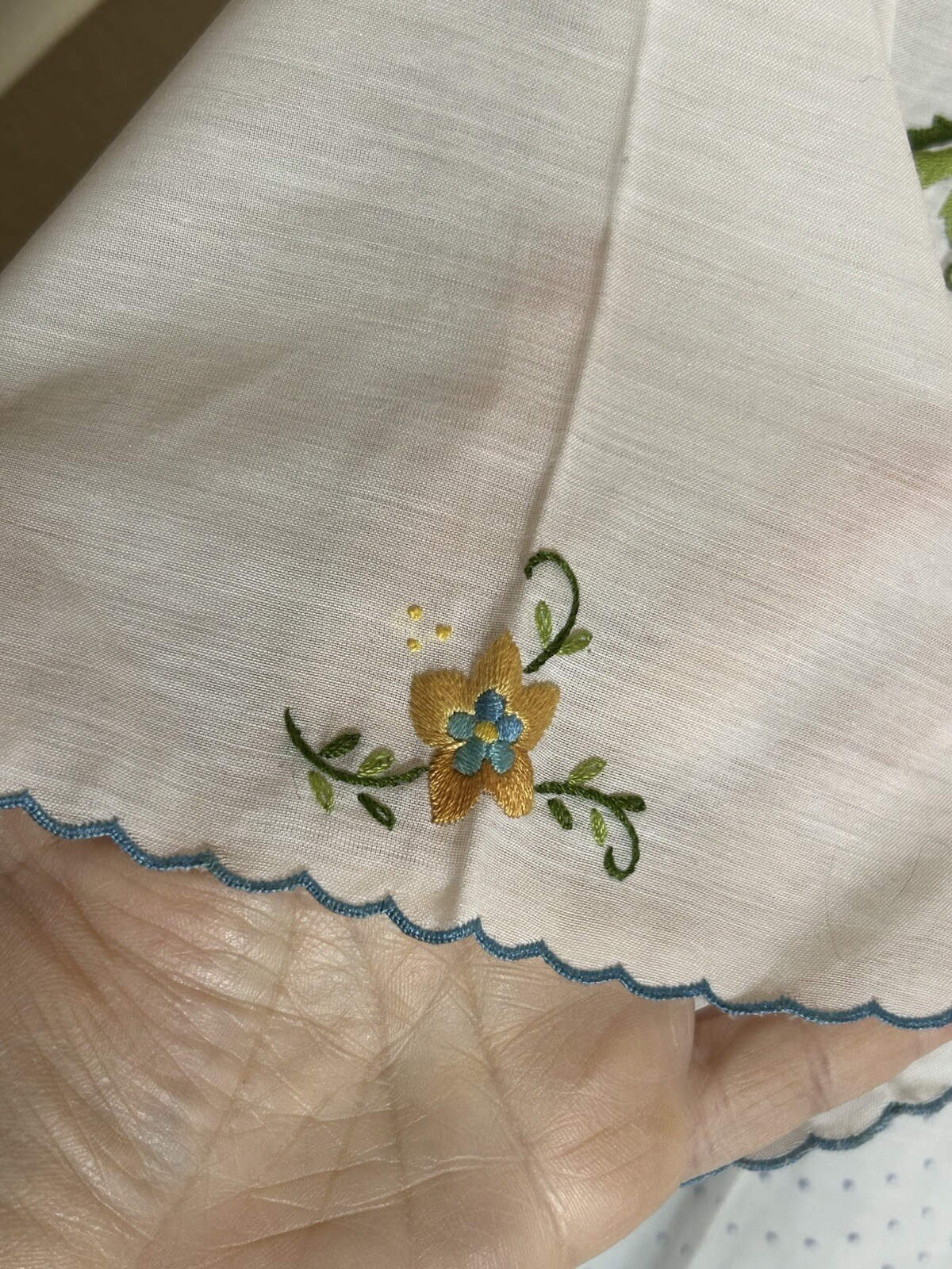 vintage Lily hand embroidered nightgown Size 36 Women’s Polyester/Viscose