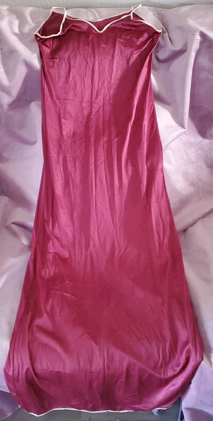 VTG Lord Taylor BERKLEIGH JUNIORS Plum Ivory Trim Side Slit Night Gown 5