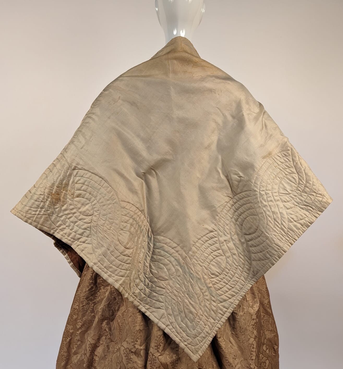 LATE 18TH C HAND QUILTED SILK CAPE FOR DRESS W POLISHED COTTON INNER LINING