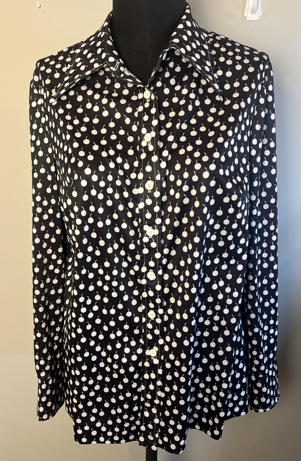 Miss Accents VTG 70s Button up Top Black White Cherry Pointy Collar Union Tag 14
