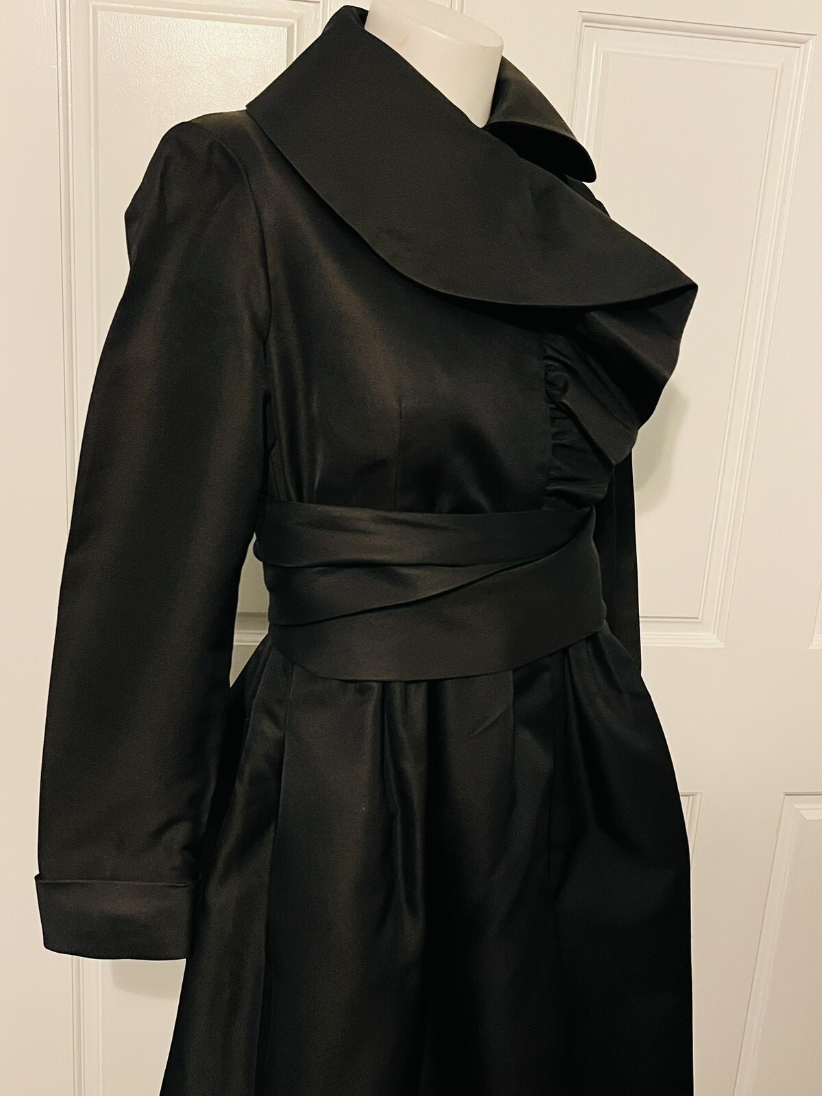 Vintage 1960s Geoffrey Beene Silk Crepe Ruffle Accent Long Sleeve Black Dress M