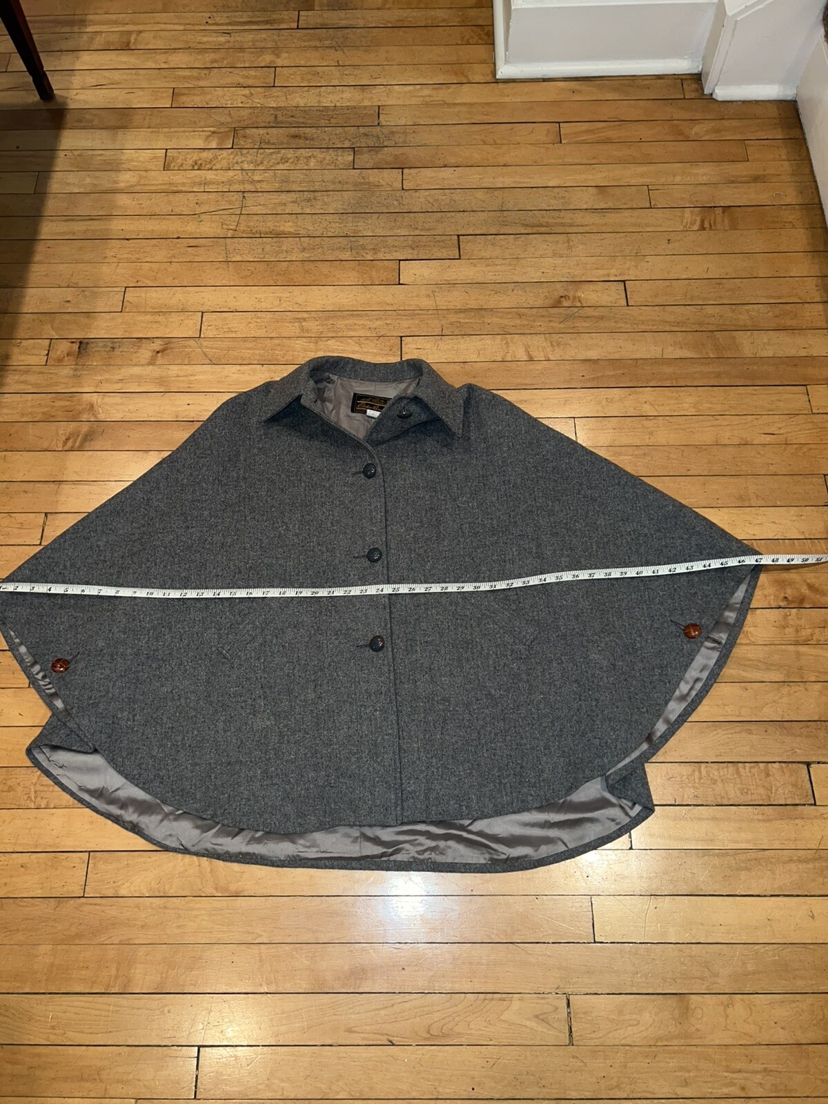 Vintage C.C. Filson Co Eddie Bauer Womens Cape Sz M 100% Virgin Wool Gray USA