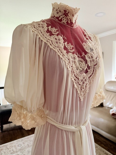 Vtg Victorian Renaissance Ivory Lace Prairie Wedding Dress Boho Sz 8 High Neck