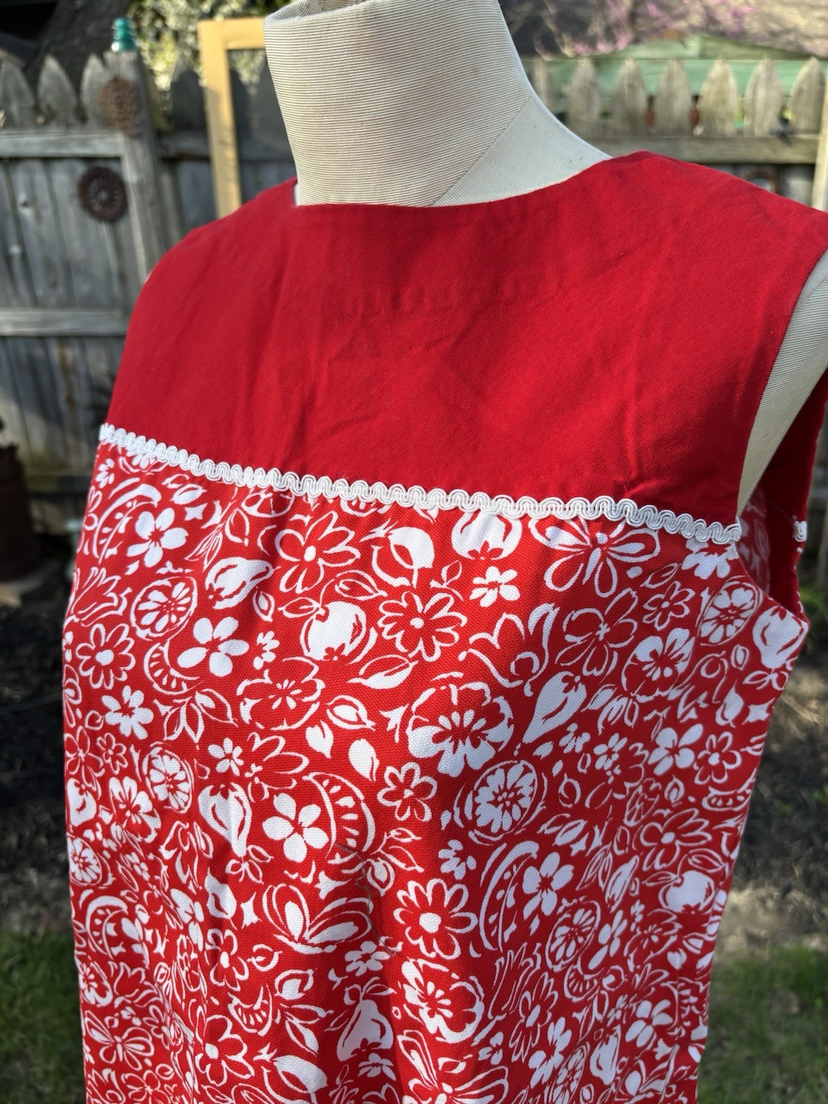 VTG Mod 60s Go Go Red Mini Dress Handmade Size XL 36x42x44″ Floral 30″L