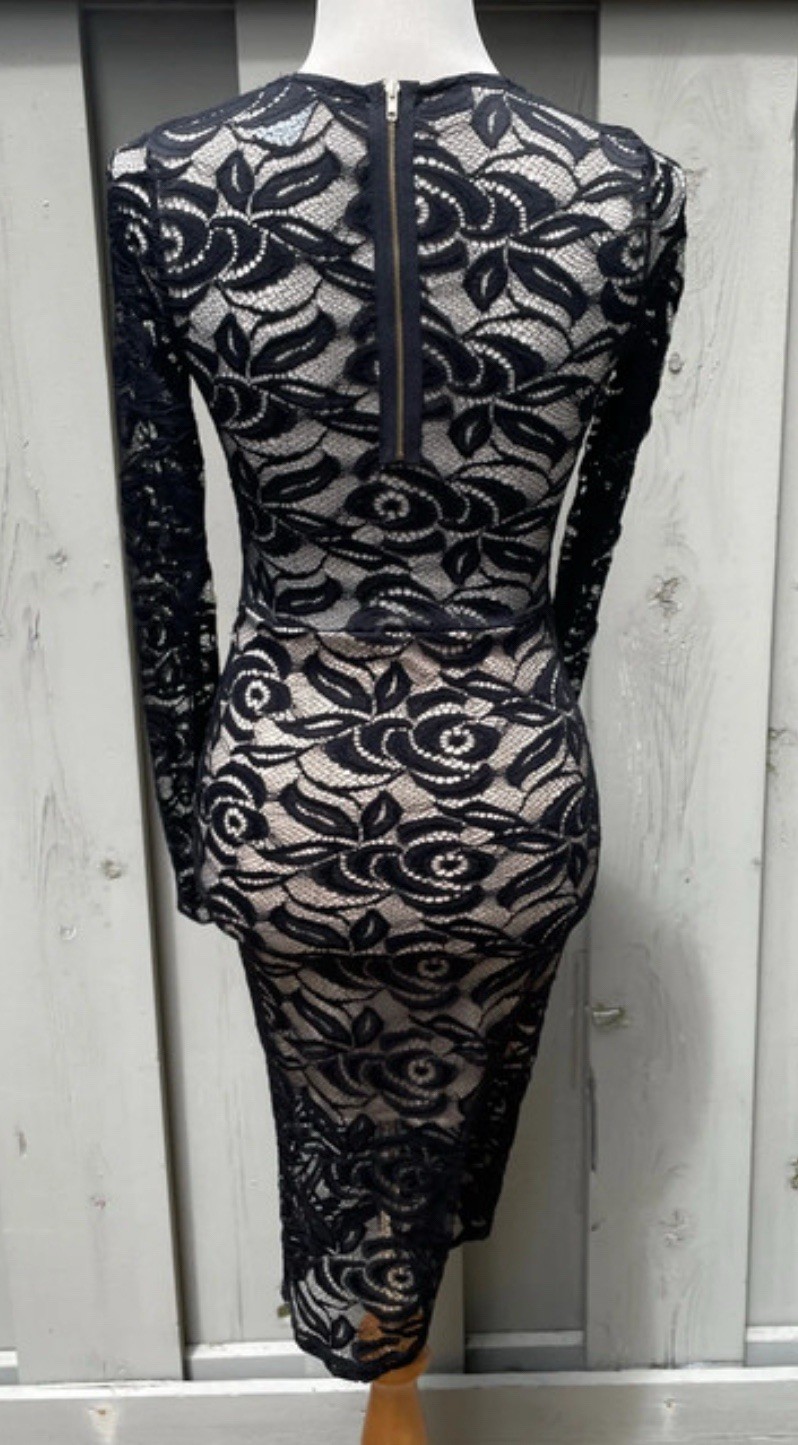 VNTG Black Floral Lace Body-con Dress~Nude Underlay~Long Sleeves Size M ~USA