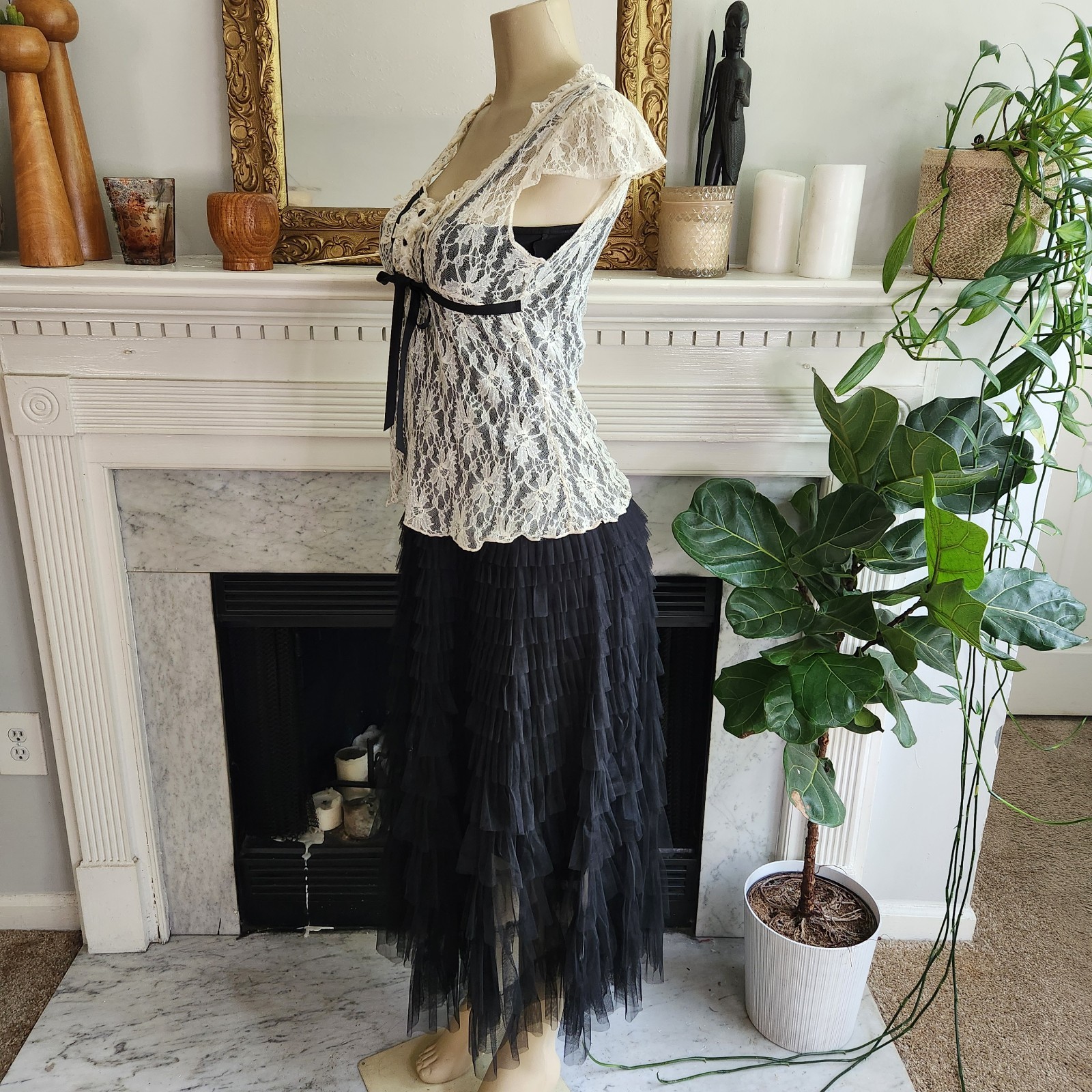 Vintage 90s Y2K Beige Lace Top Sz M Black Ribbon Sheer Ruffle Gothic Romantic